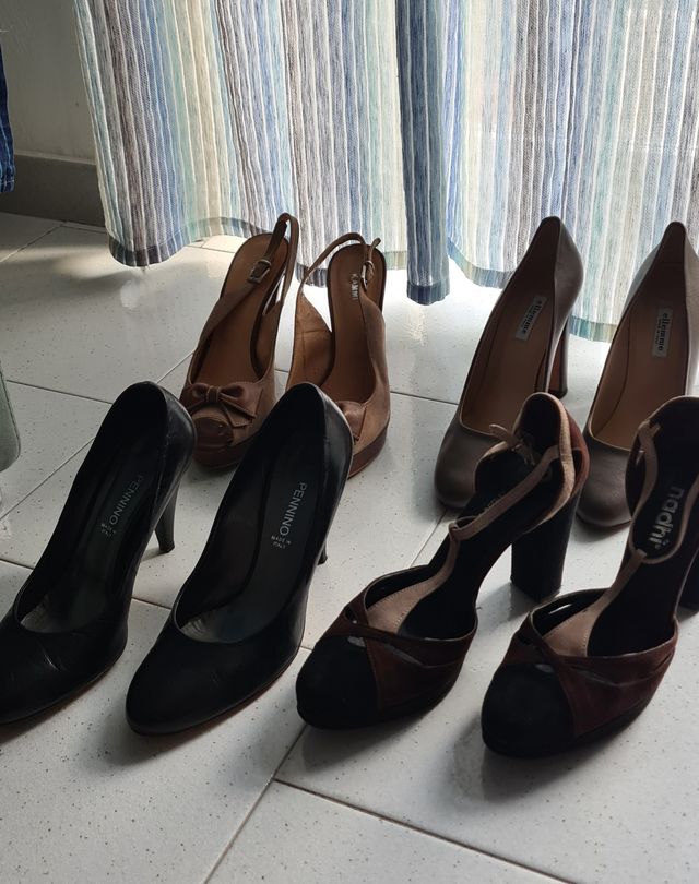 4 paia di scarpe con tacco