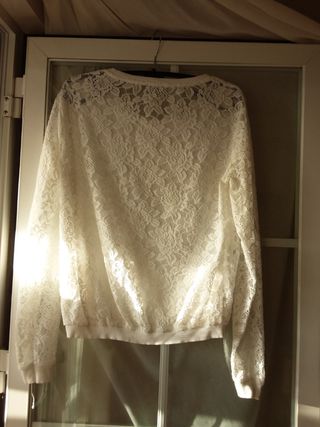 Sudadera encaje o jersey fino mujer Bershka S