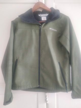 Chaqueta softshell como nueva
