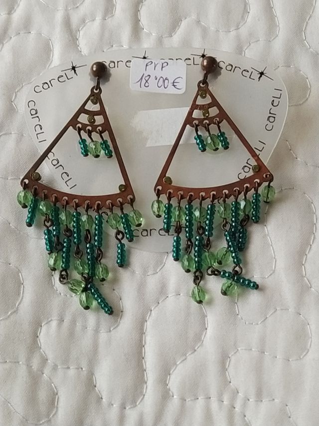 Pendientes largos verdes