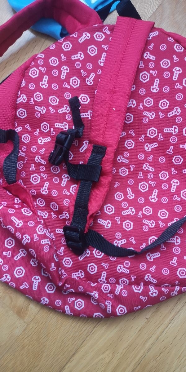 Mochila y gorro angry birds