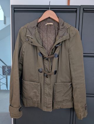 Chaqueta acolchada tipo parca