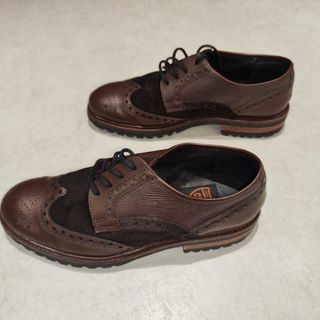 Zapato de piel para invierno. Hombre. 40