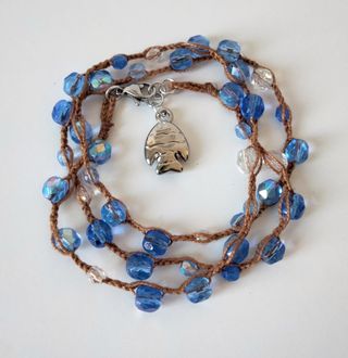 Collana cristalli blu con pesciolino
