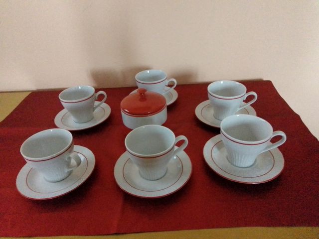 Servizio da caffè in ceramica