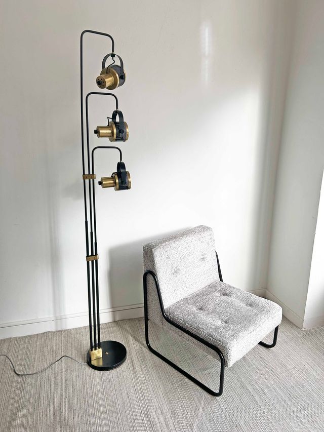 BUTACA BAJA PATAS METÁLICAS NEGRAS, AÑOS 60