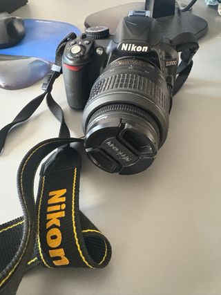 Camara reflex Nikon D3100