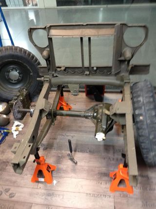 Mesa Jeep Willys MB con piezas originales