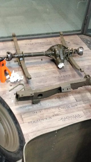 Mesa Jeep Willys MB con piezas originales