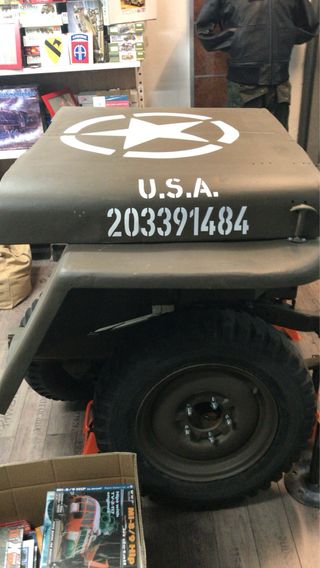 Mesa Jeep Willys MB con piezas originales