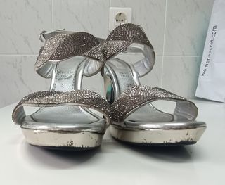 Sandalias adornos brillantes