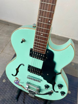 Guitarra Hollow body