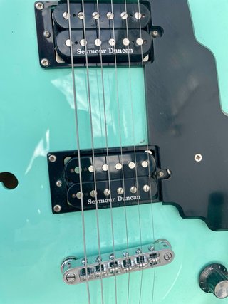 Guitarra Hollow body