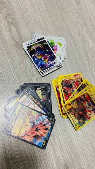 Cartas y fundas pokemon todo  el lote