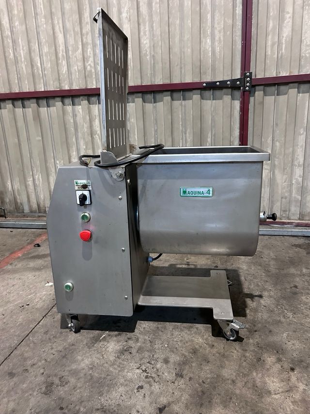 Amasadora de carne Mainca