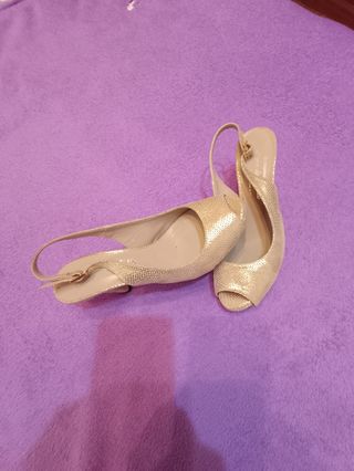 Sandalias doradas 