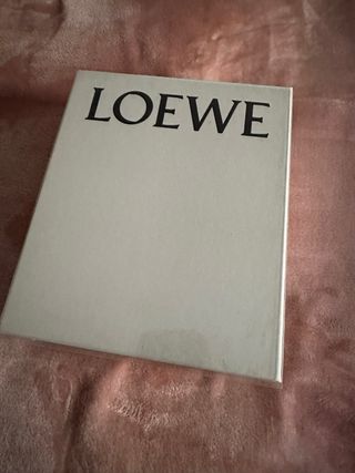 Estuche perfume Aire de Loewe