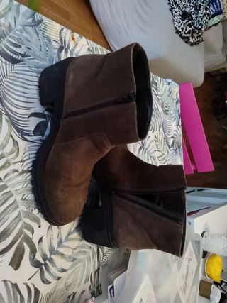 Botines piel vuelta marrones T.40