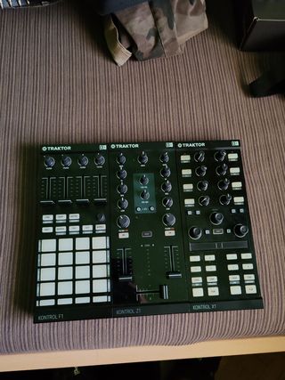 TRAKTOR KONTROL mesa controladora dj
