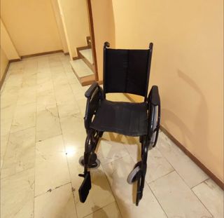 Silla de ruedas plegable desmontable seminueva