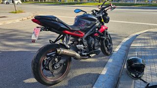 Triumph Street triple 675R 106cv
