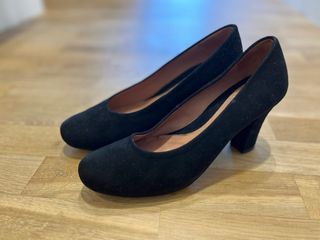 Zapato de salon ante negro FLAVIO. Talla 38