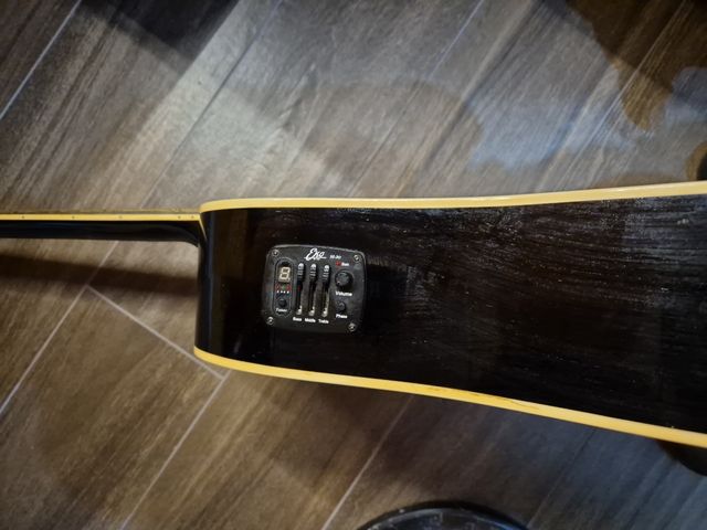 Chitarra Eko Ranger CW EQ BK