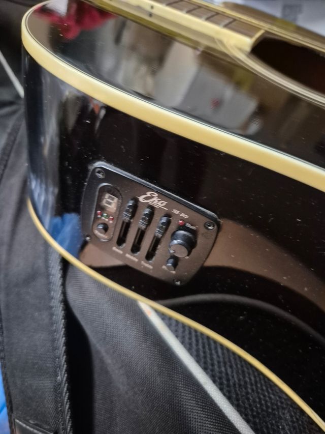 Chitarra Eko Ranger CW EQ BK