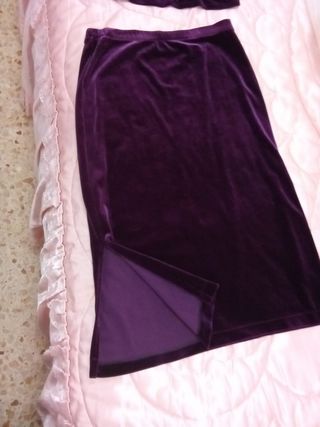 Conjunto de terciopelo corpiño y falda