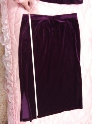 Conjunto de terciopelo corpiño y falda