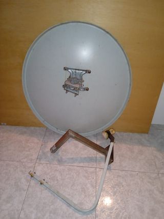 Parabólica 80cms + Lnb