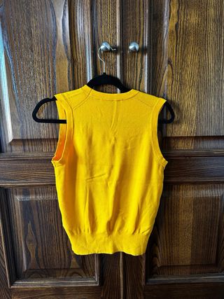 Camiseta amarilla Zara