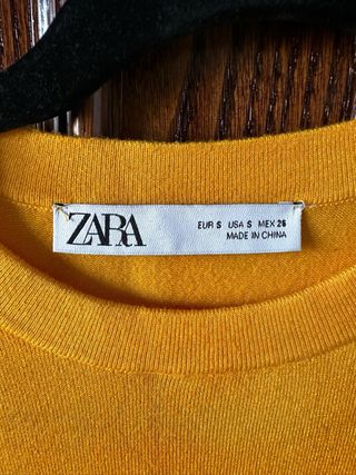Camiseta amarilla Zara