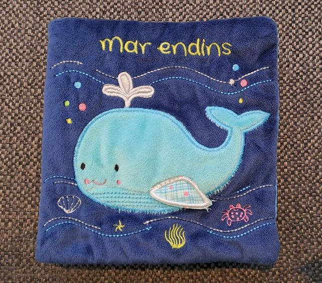 Libro de tela "mar endins", de Combel