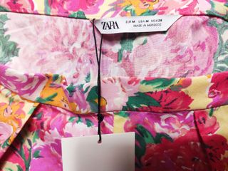 Minifalda Zara talla M estampado flor.