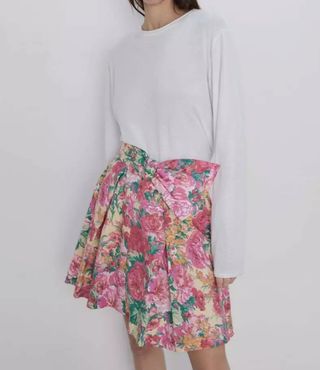 Minifalda Zara talla M estampado flor.