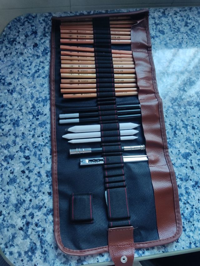 Juego lápices dibujo profesional