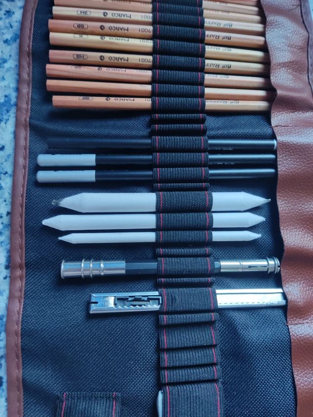 Juego lápices dibujo profesional