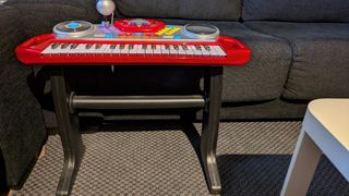 La Banda Piano Electrónico con Taburete