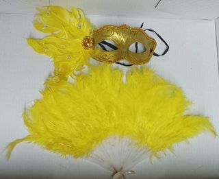 Mascaras y Abanicos con plumas