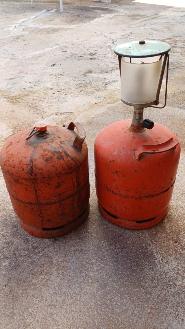 Camping gas, funciona bien Regalo las botellas