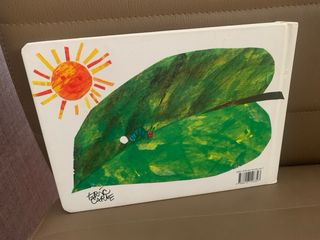 La pequeña oruga glotona tapa dura (Spanish