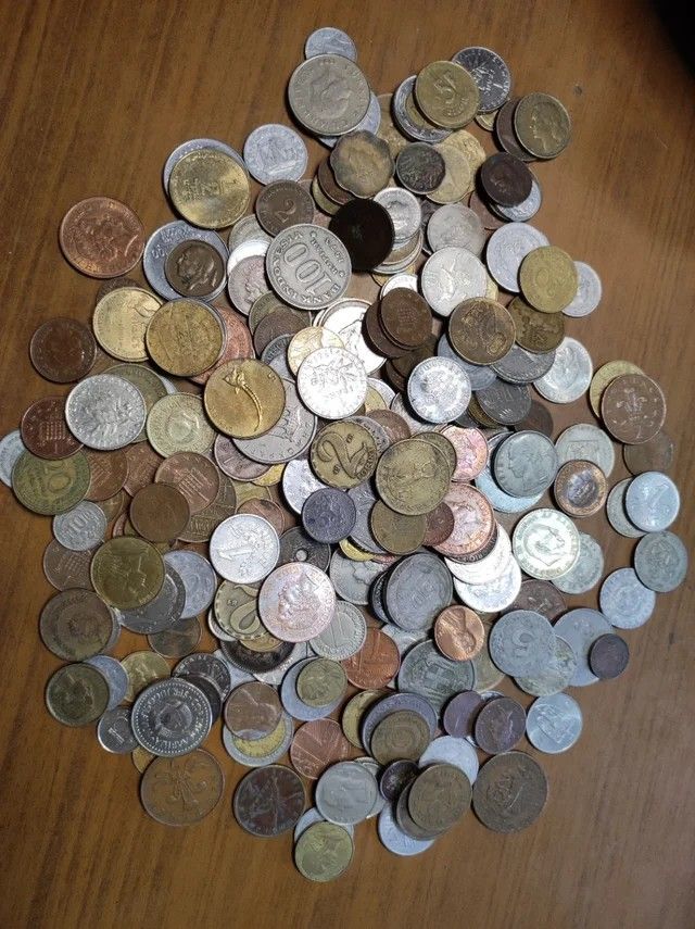 1 kg di varie monete internazionali