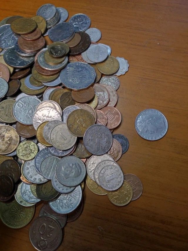 1 kg di varie monete internazionali