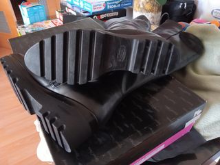 Botas estilo mosqueteras con cuña.