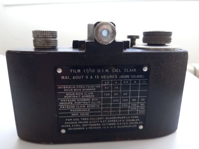 Cámara de fotos antigua Berthiot