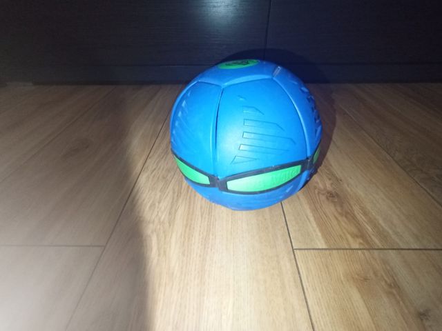 Pelota wahu phlat ball.