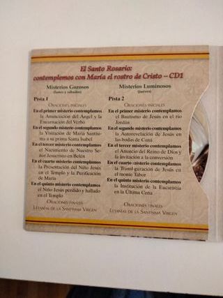 Vendo objetos religiosos