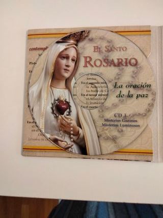 Vendo objetos religiosos