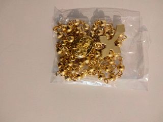 Vendo objetos religiosos